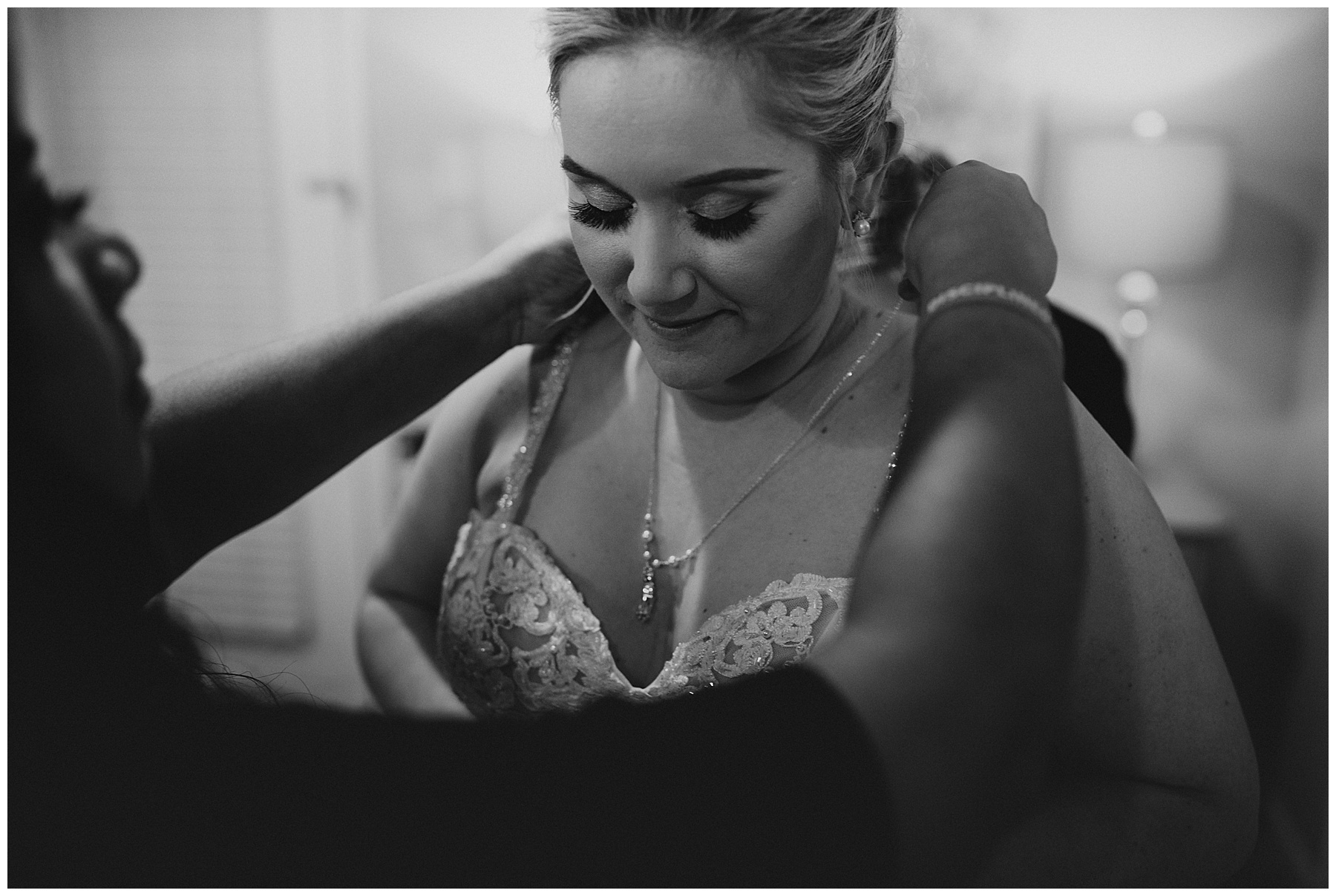 Bride getting ready | Juju Photography - Florida, San Francisco & Destination wedding photographer 