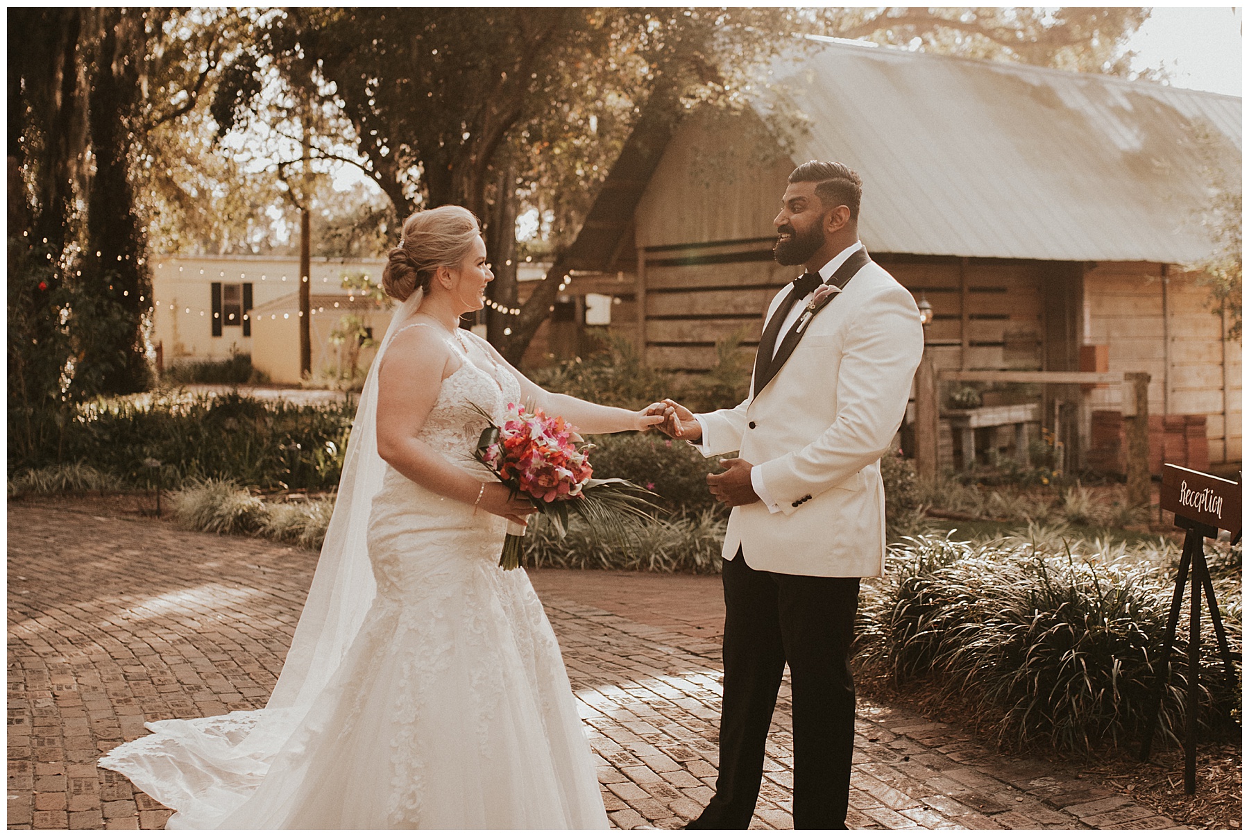 Bride and groom portraits at Cross Creek Ranch, in Dover Florida - Photographed by Juju Photography - Destination wedding photographer