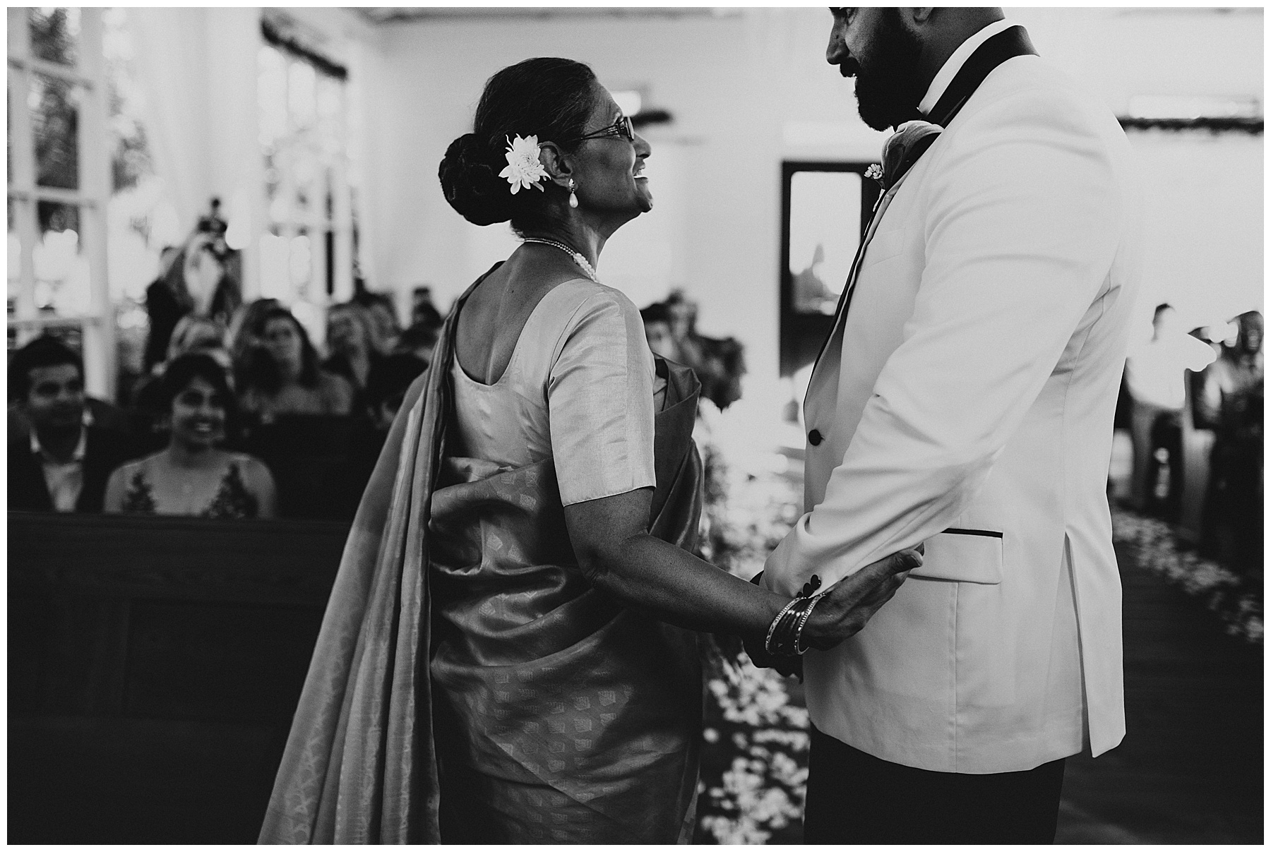 Multi cultural wedding at Cross Creek Ranch, in Dover Florida - Photographed by Juju Photography - Destination wedding photographer