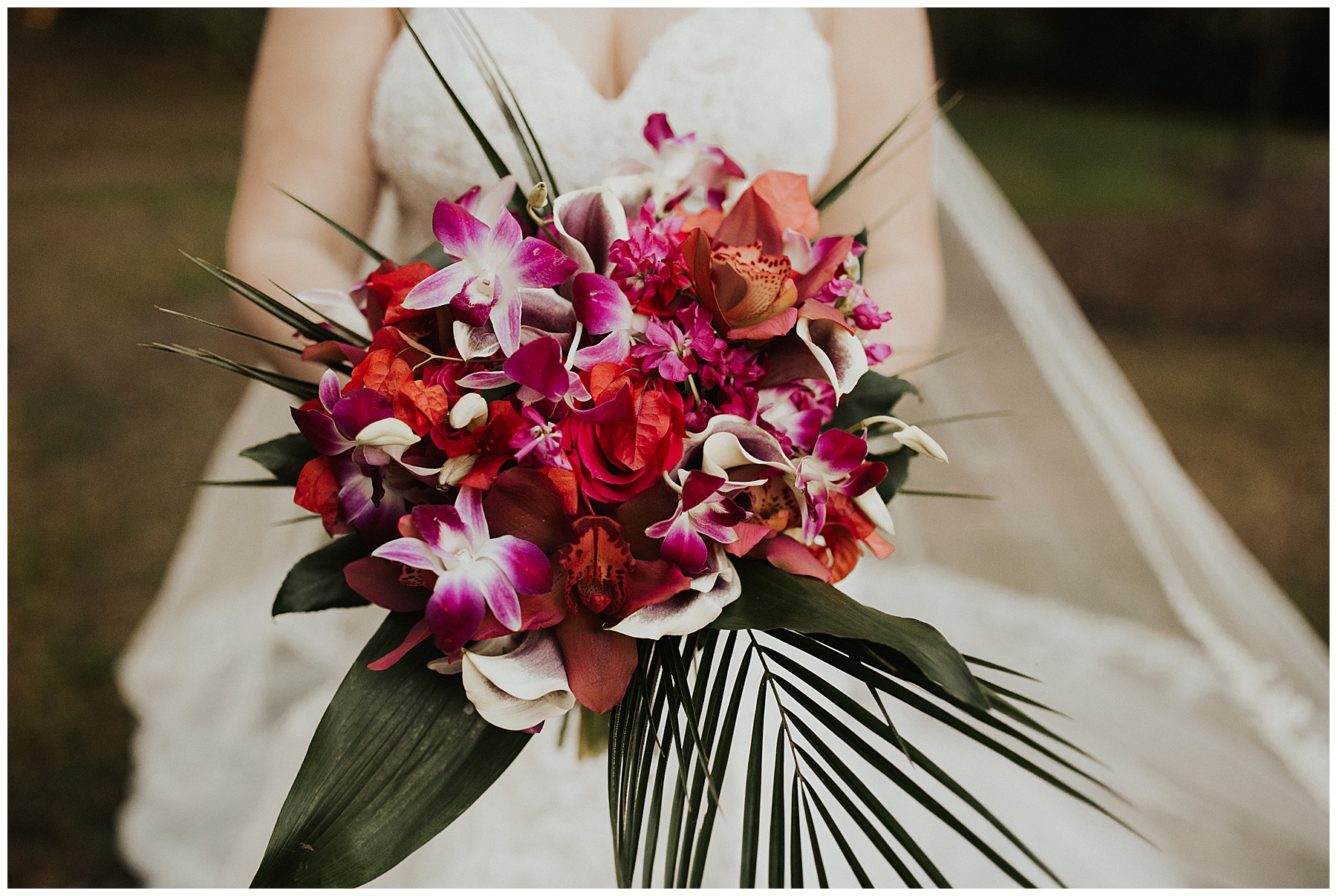 Tropical bouquet - Bride and groom portraits at sunset, in Dover Florida - Photographed by Juju Photography - Destination wedding photographer