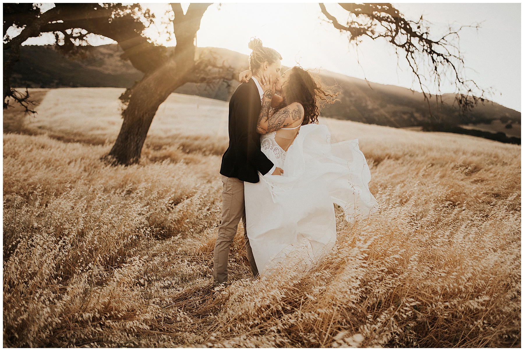 Sunset boho elopement in Los Vaqueros, California - Diablo Range elopement | Juju Photography - California, San Francisco & Destination wedding photographer