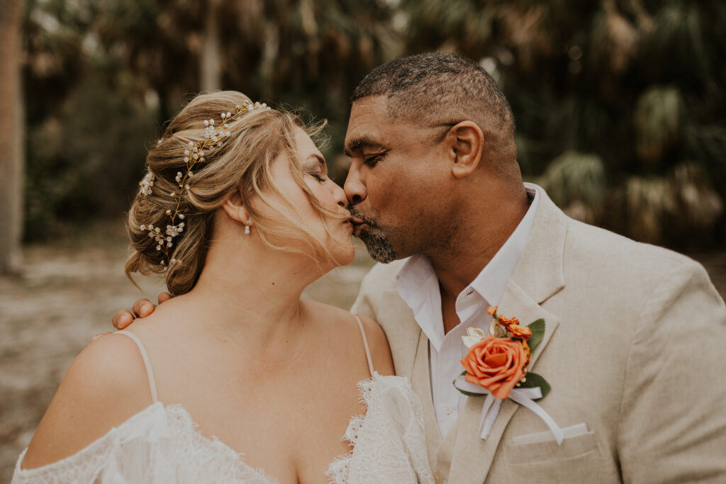 jujuphotography-weddingphotographer-weddingphotography-stpetersburg-tampa-ayseandkim-10